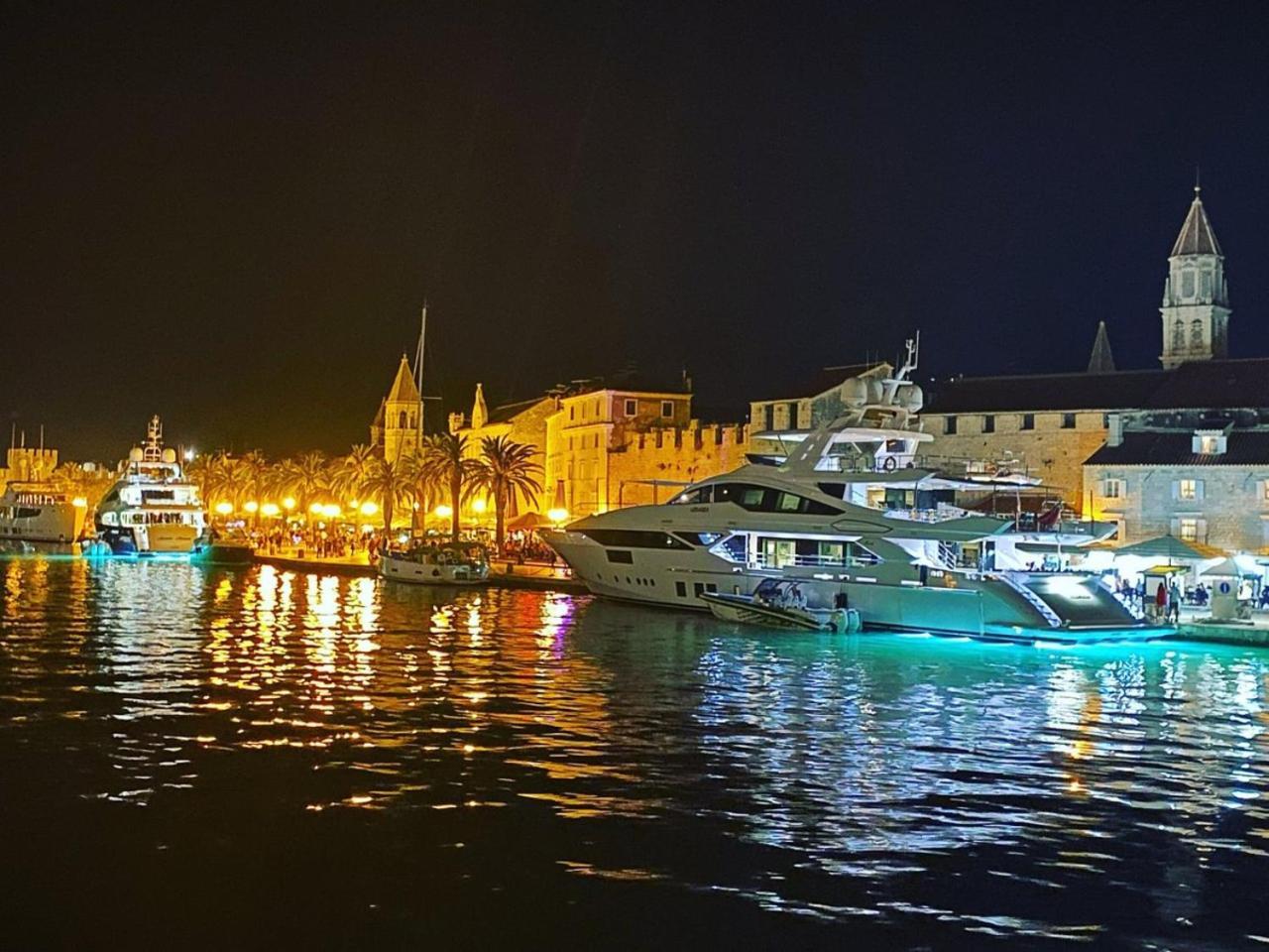 Apartment Capo Residence - Old Town - Parking Trogir Extérieur photo