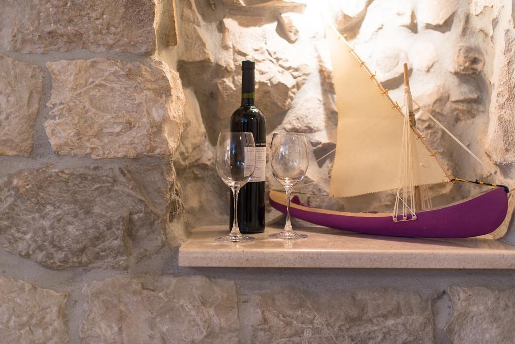 Apartment Capo Residence - Old Town - Parking Trogir Extérieur photo