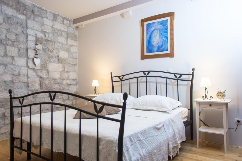 Apartment Capo Residence - Old Town - Parking Trogir Extérieur photo