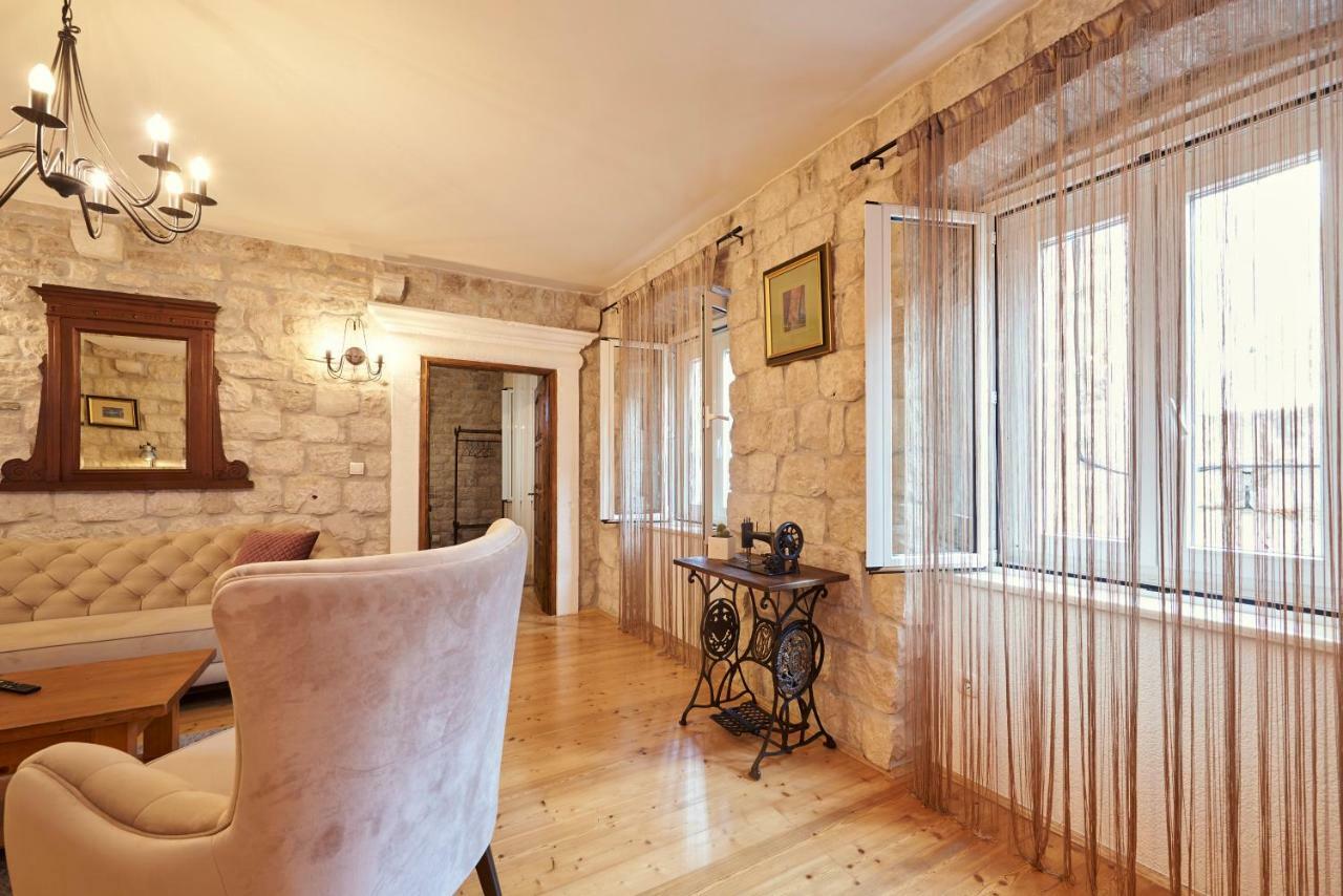 Apartment Capo Residence - Old Town - Parking Trogir Extérieur photo