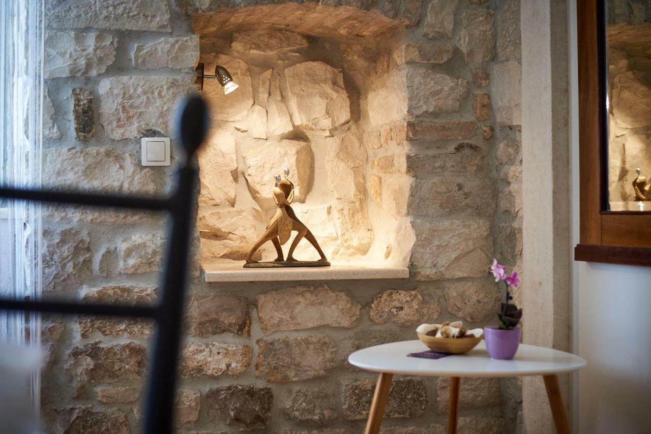 Apartment Capo Residence - Old Town - Parking Trogir Extérieur photo