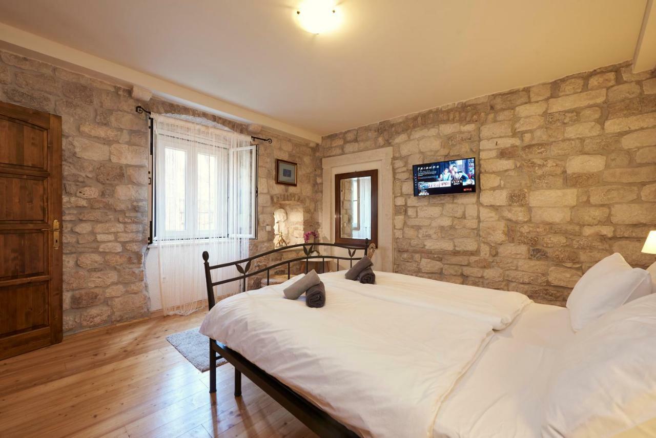 Apartment Capo Residence - Old Town - Parking Trogir Extérieur photo