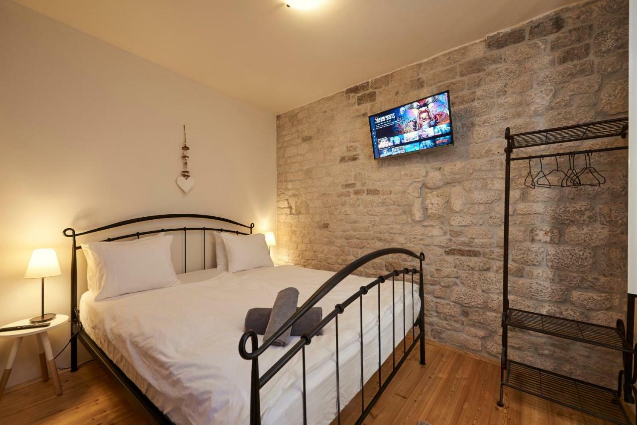 Apartment Capo Residence - Old Town - Parking Trogir Extérieur photo