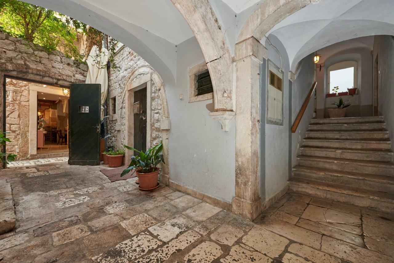 Apartment Capo Residence - Old Town - Parking Trogir Extérieur photo