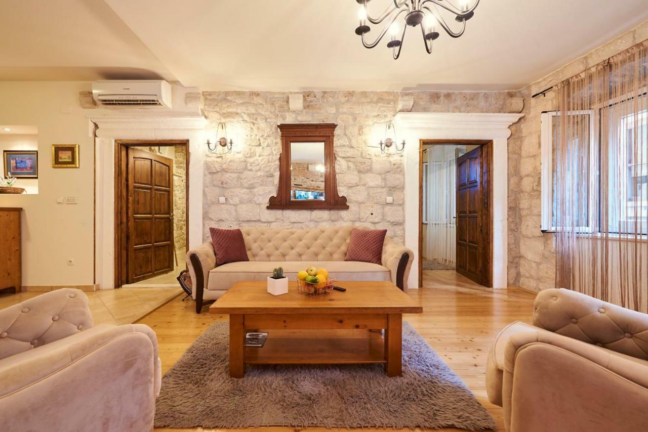 Apartment Capo Residence - Old Town - Parking Trogir Extérieur photo