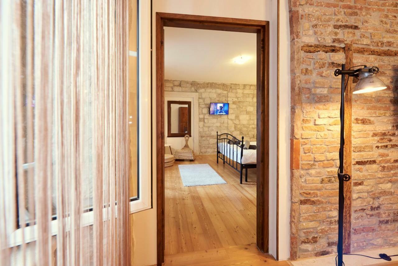 Apartment Capo Residence - Old Town - Parking Trogir Extérieur photo