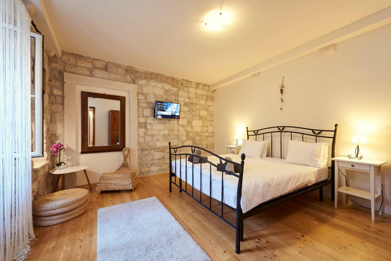 Apartment Capo Residence - Old Town - Parking Trogir Extérieur photo