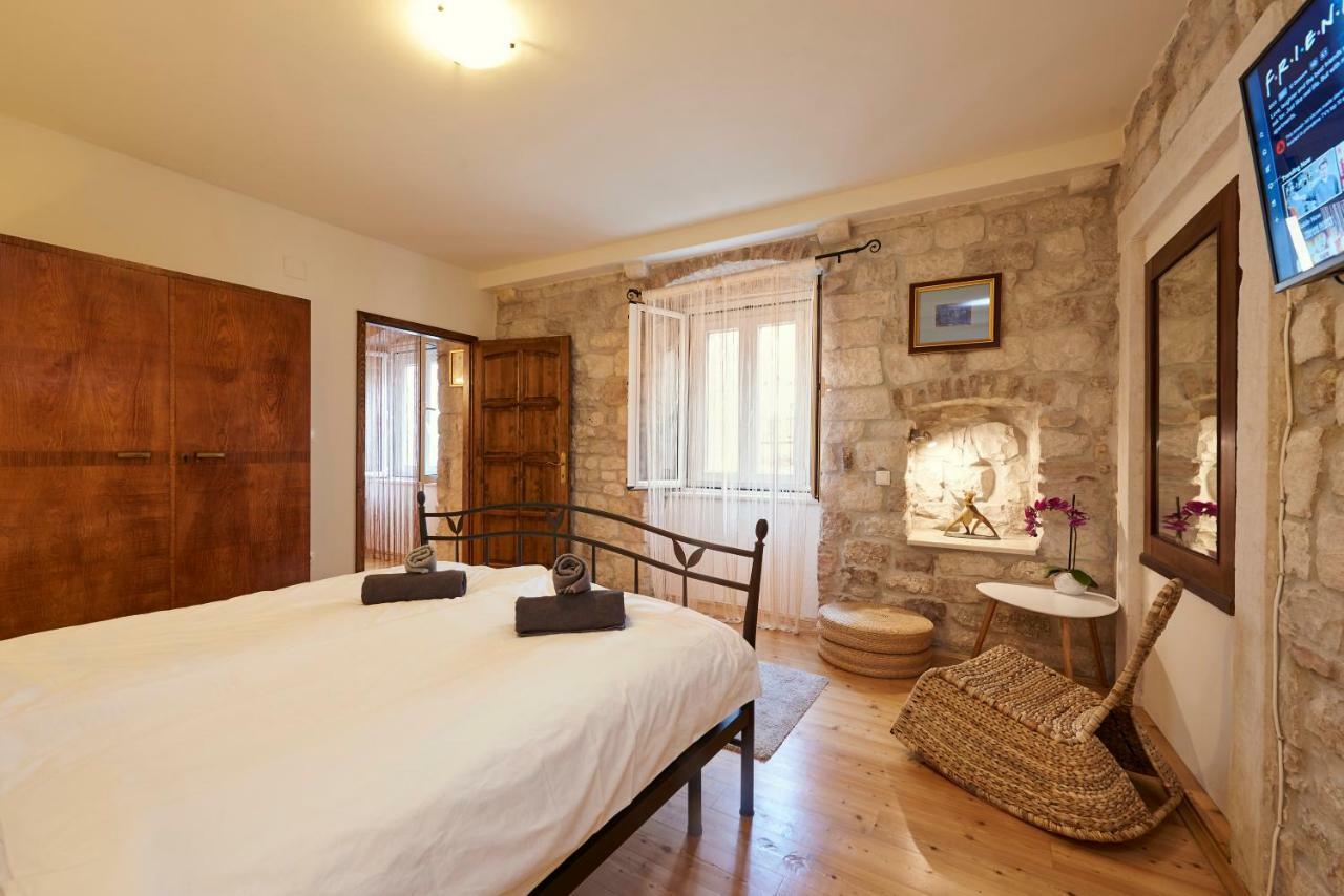 Apartment Capo Residence - Old Town - Parking Trogir Extérieur photo